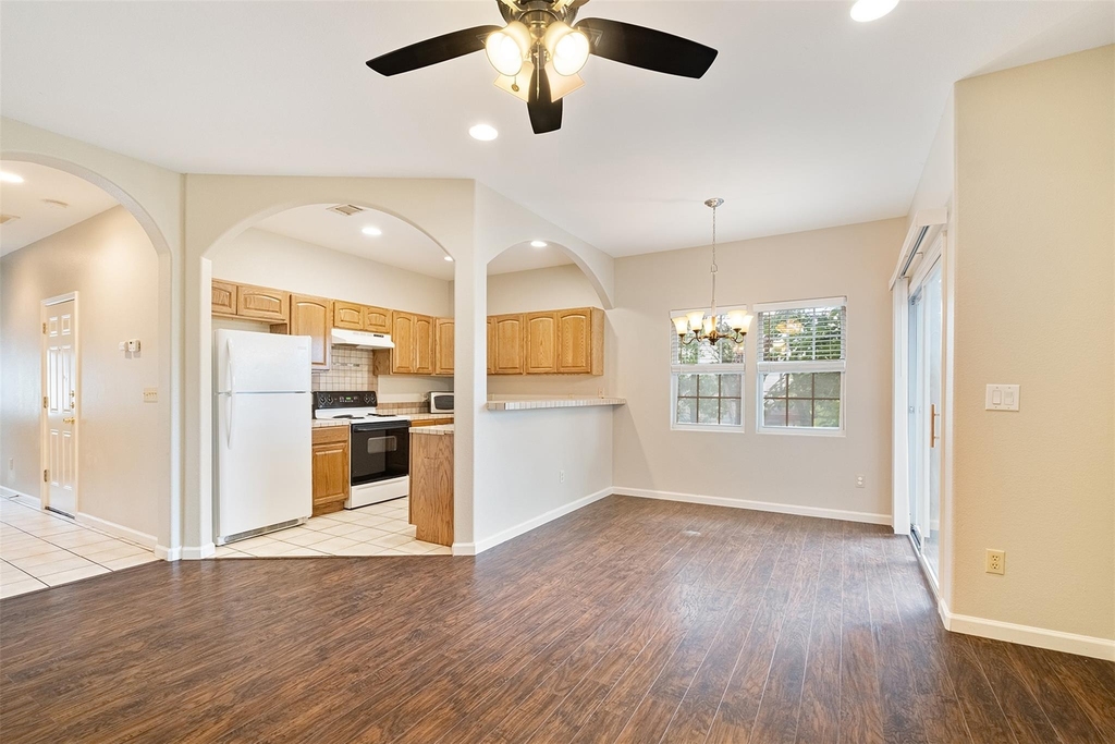 1005 Canyon Edge Dr - Photo 7
