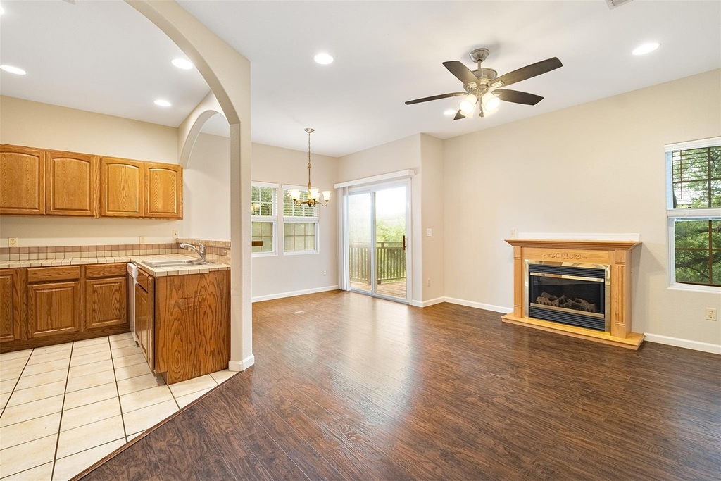 1005 Canyon Edge Dr - Photo 6