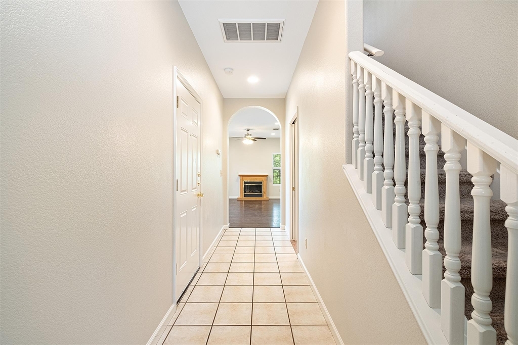 1005 Canyon Edge Dr - Photo 3