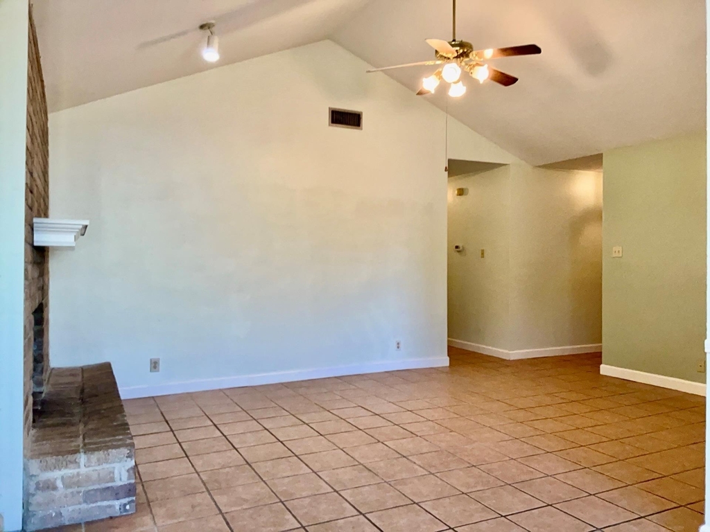 408 E Central Dr - Photo 4
