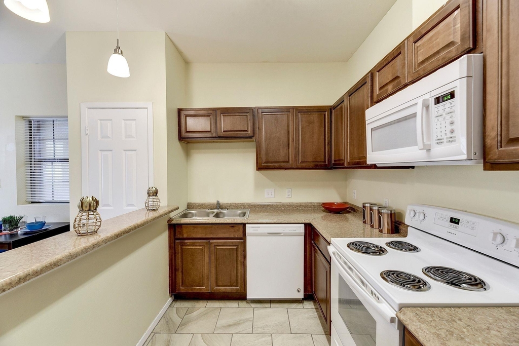 420 N Pleasant Valley Rd - Photo 9