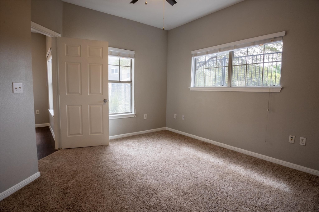 2320 Gracy Farms Ln - Photo 9