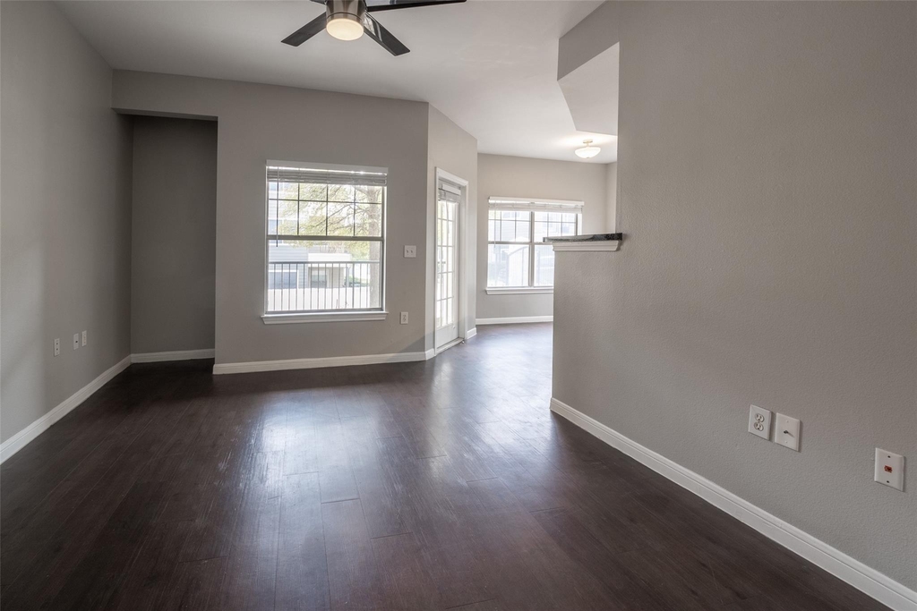 2320 Gracy Farms Ln - Photo 1