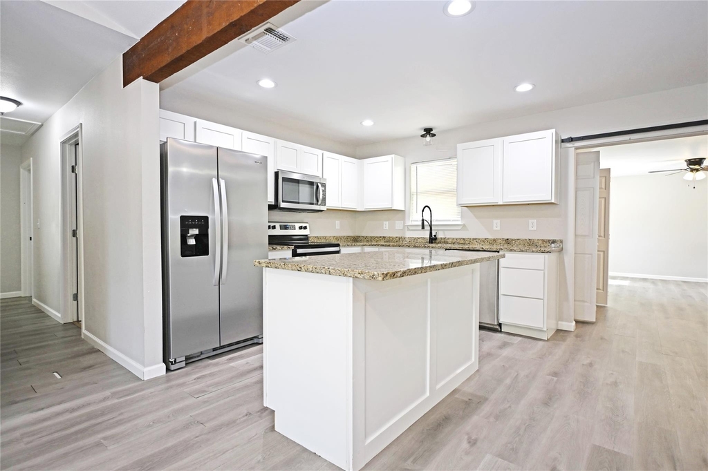 438 Forshage Blvd Blvd - Photo 6