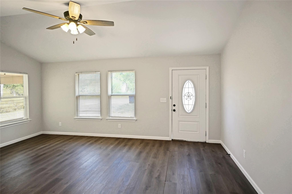 438 Forshage Blvd Blvd - Photo 24