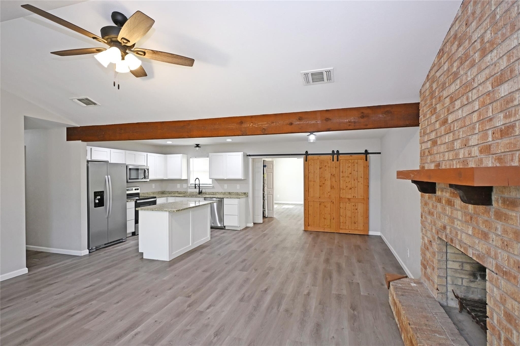 438 Forshage Blvd Blvd - Photo 3