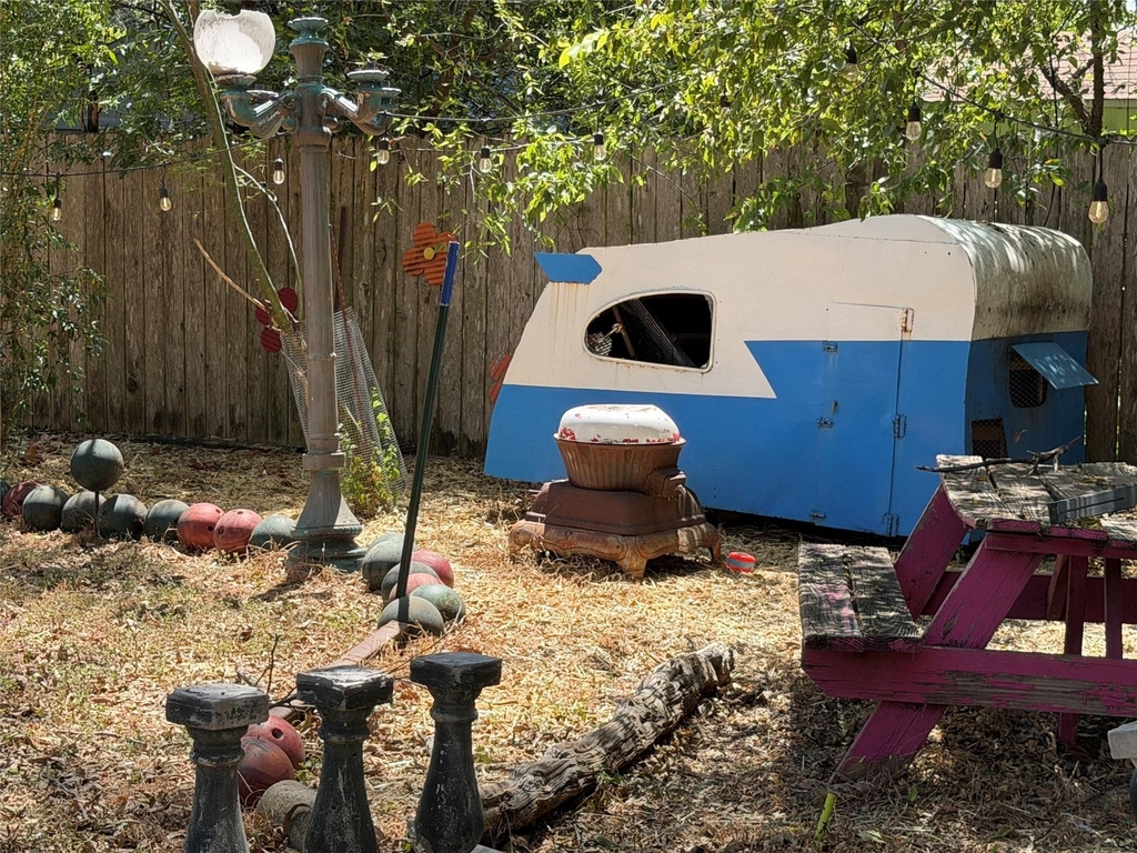 1411 Ridgemont Dr - Photo 23