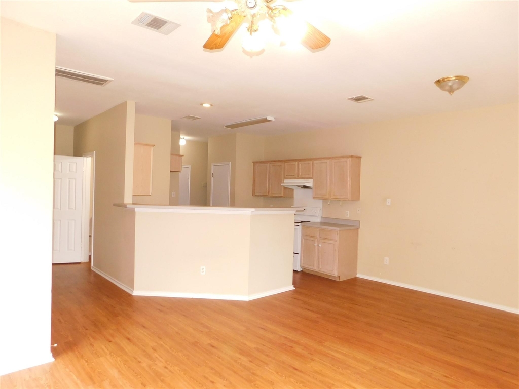 6726 Windrift Way - Photo 7