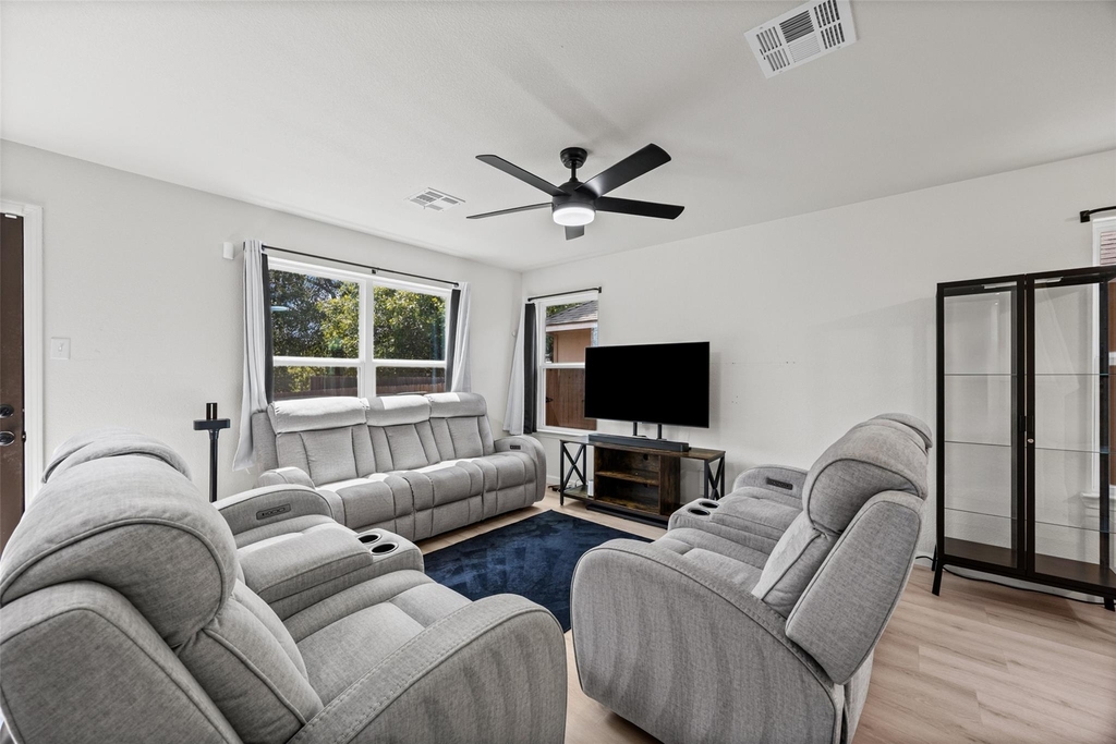 7115 Thannas Way - Photo 5