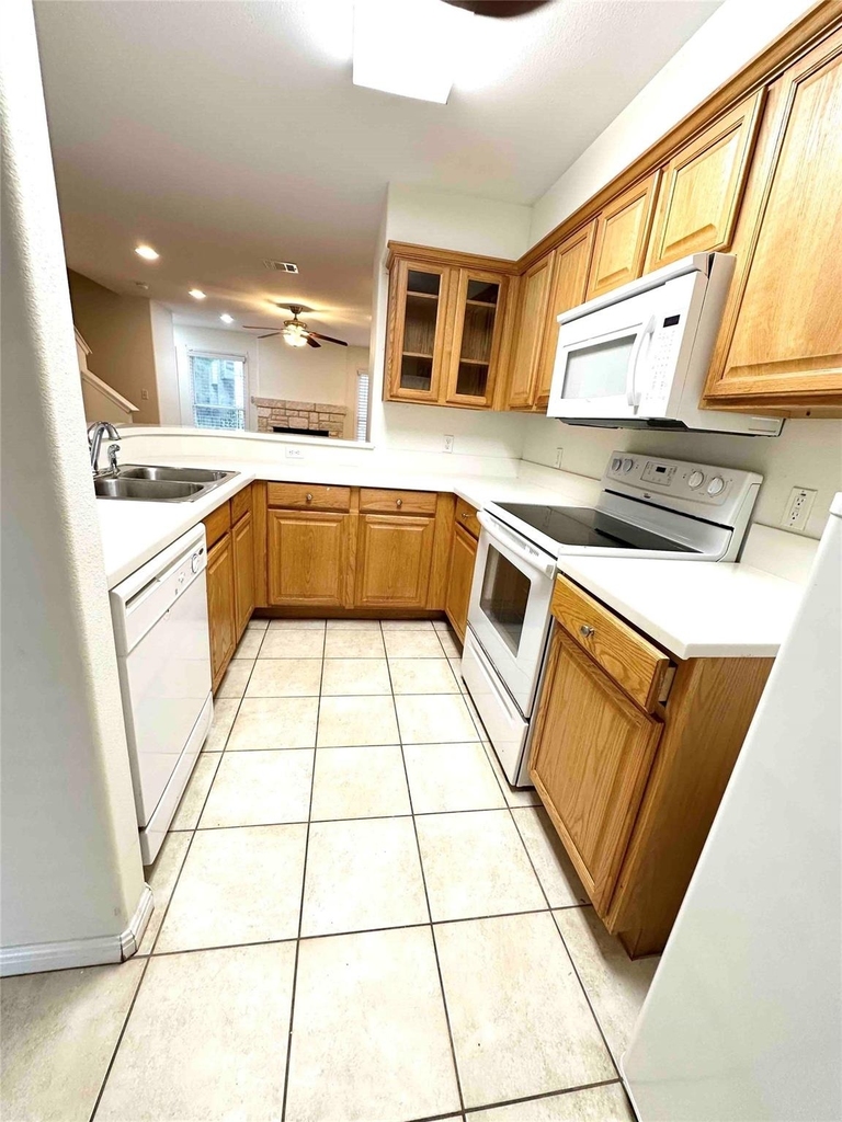 6900 E Riverside Dr - Photo 5