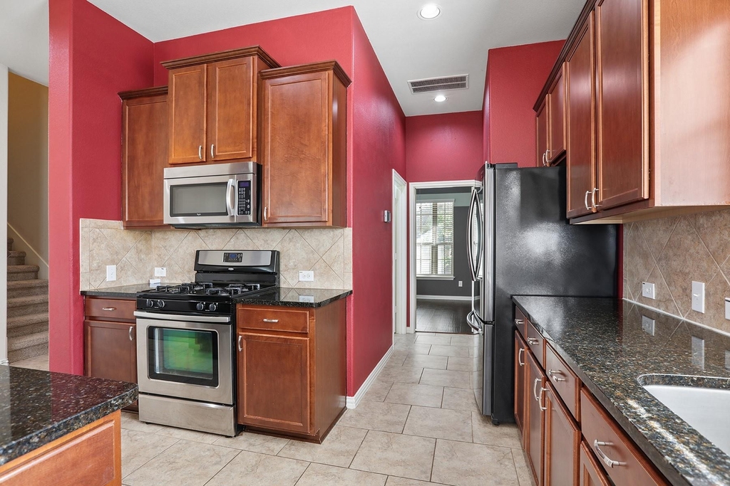 2454 Santa Barbara Loop - Photo 2