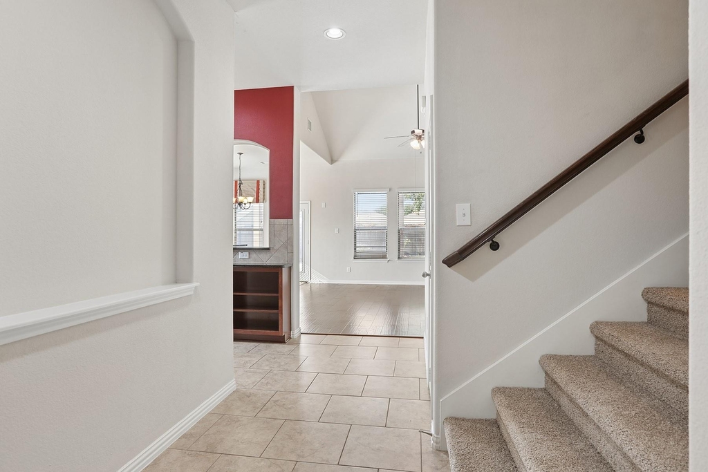 2454 Santa Barbara Loop - Photo 5