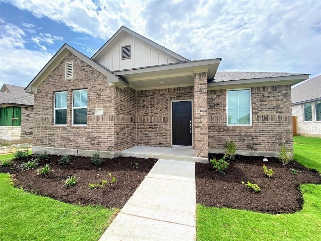111 Dedina Dr - Photo 0