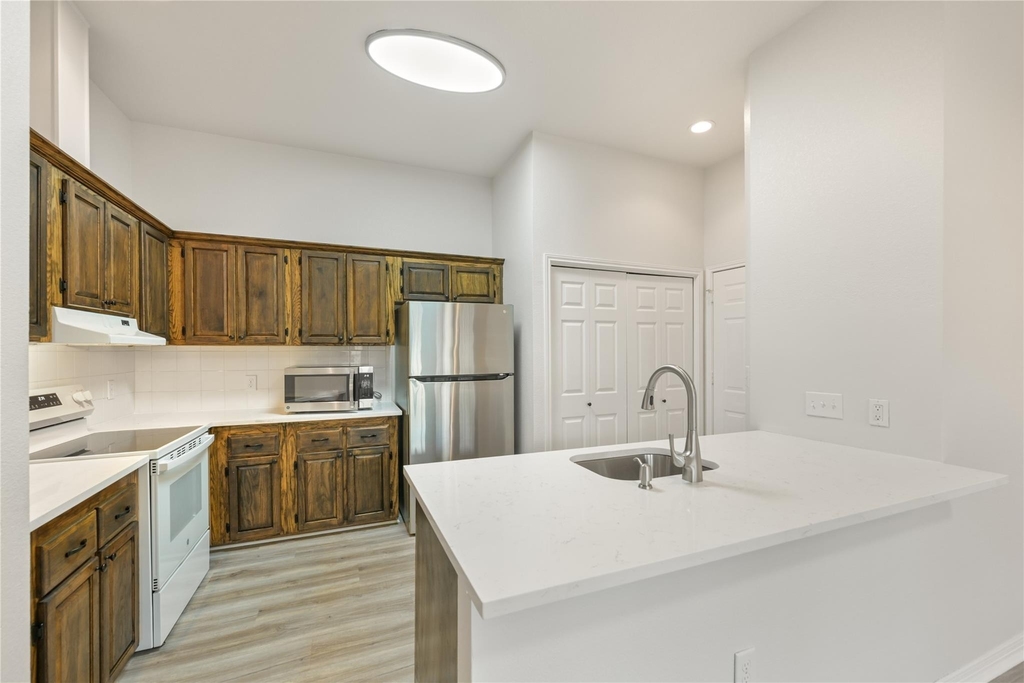 3407 Blumie St - Photo 1