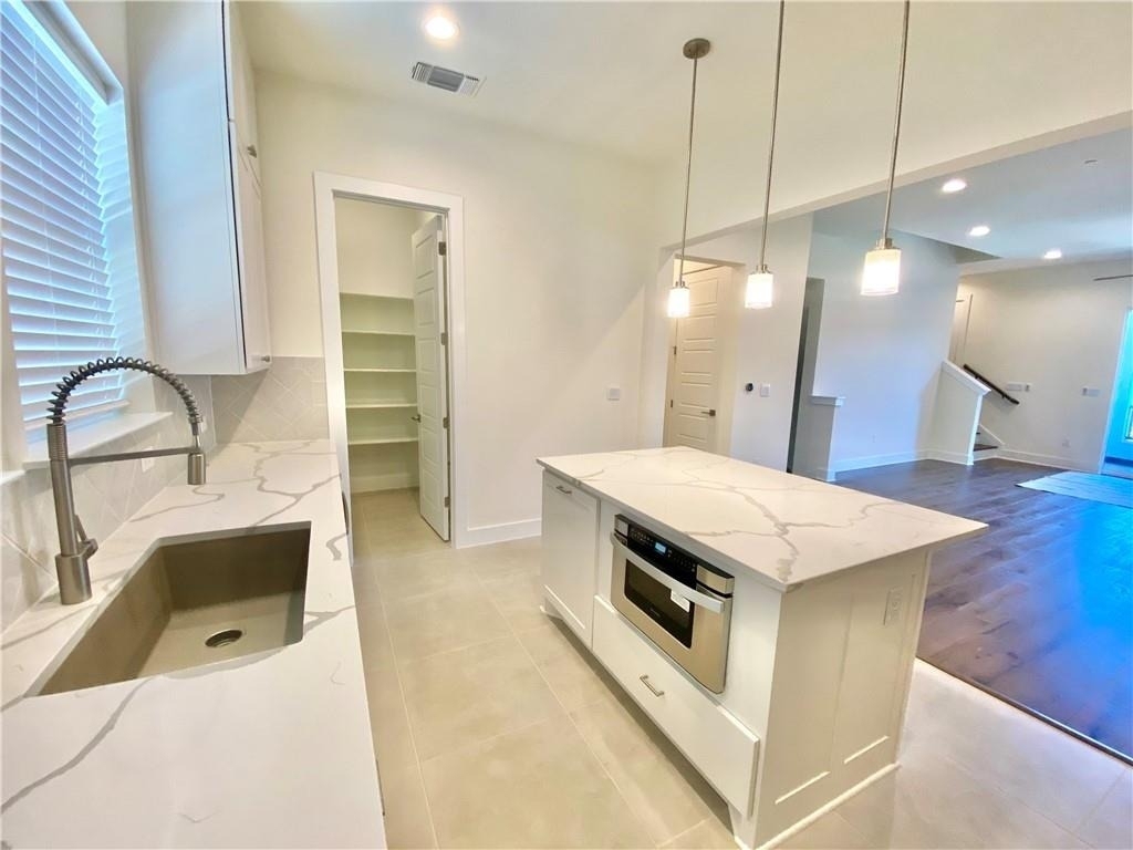 4517 Unity Cir - Photo 0