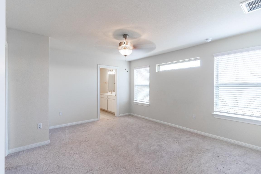6802 Pleasanton Pkwy - Photo 8