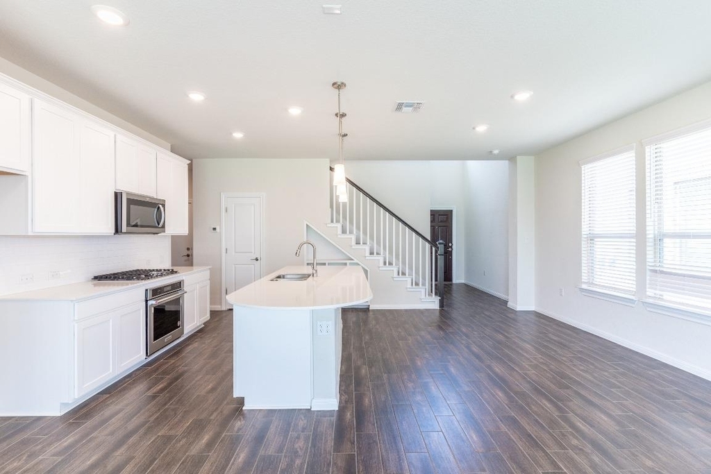 6802 Pleasanton Pkwy - Photo 4