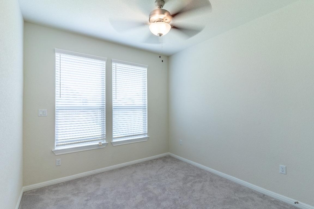 6802 Pleasanton Pkwy - Photo 5