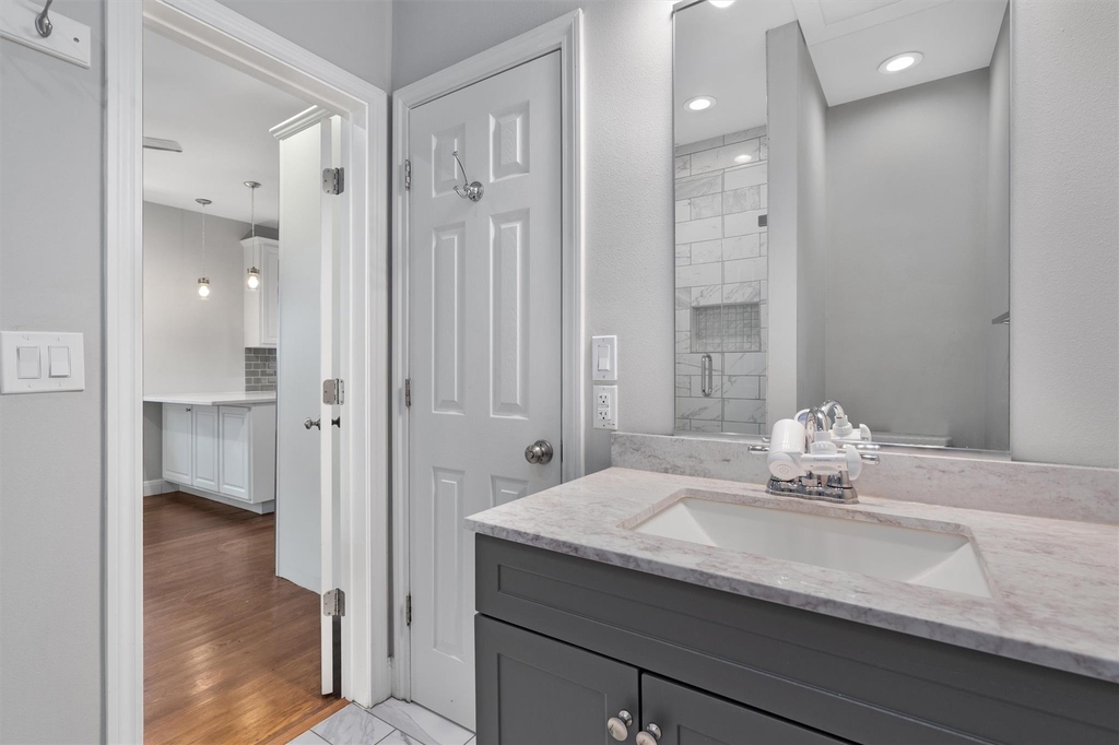 1102 Woodland Ave - Photo 16