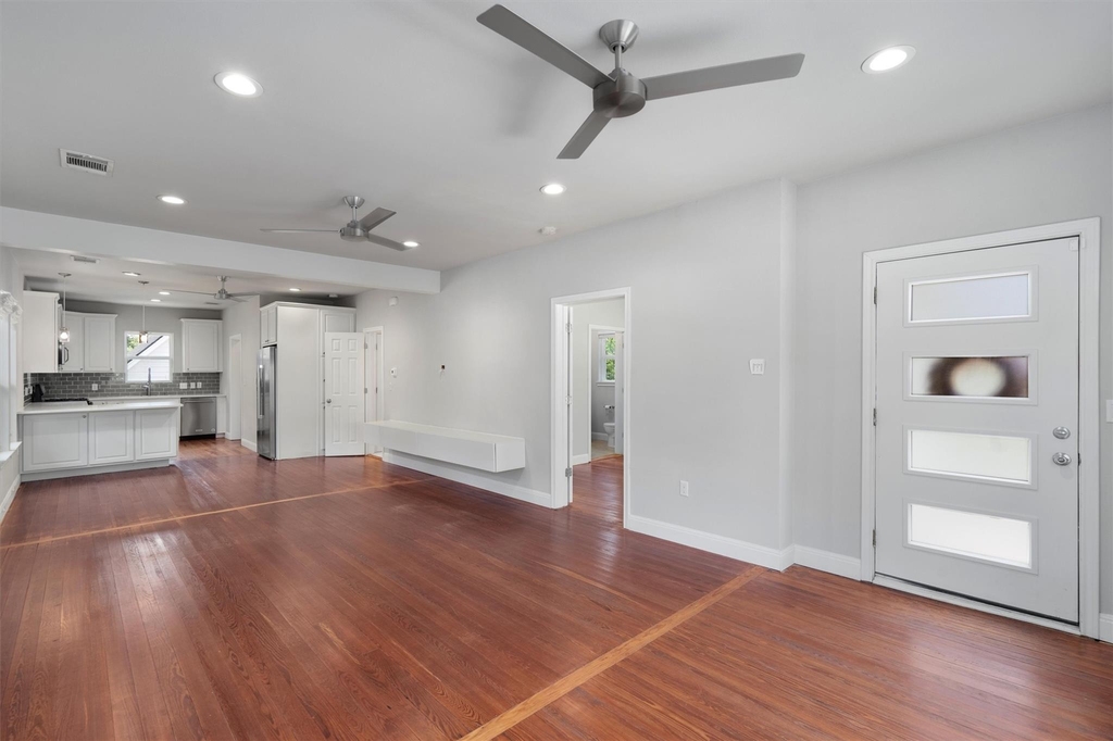 1102 Woodland Ave - Photo 5