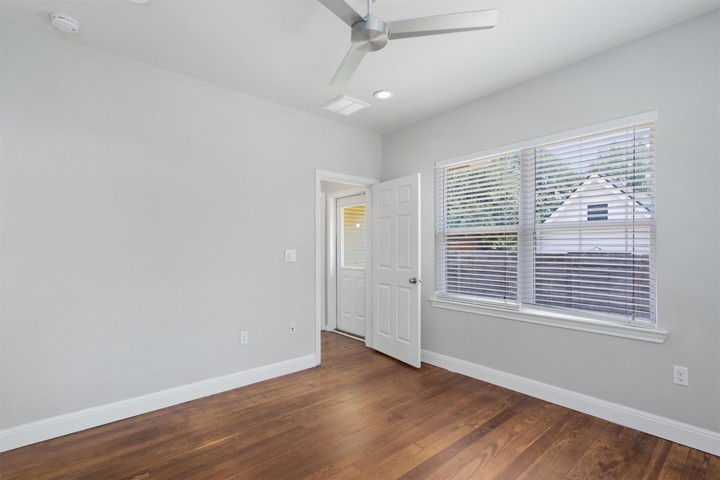 1102 Woodland Ave - Photo 14