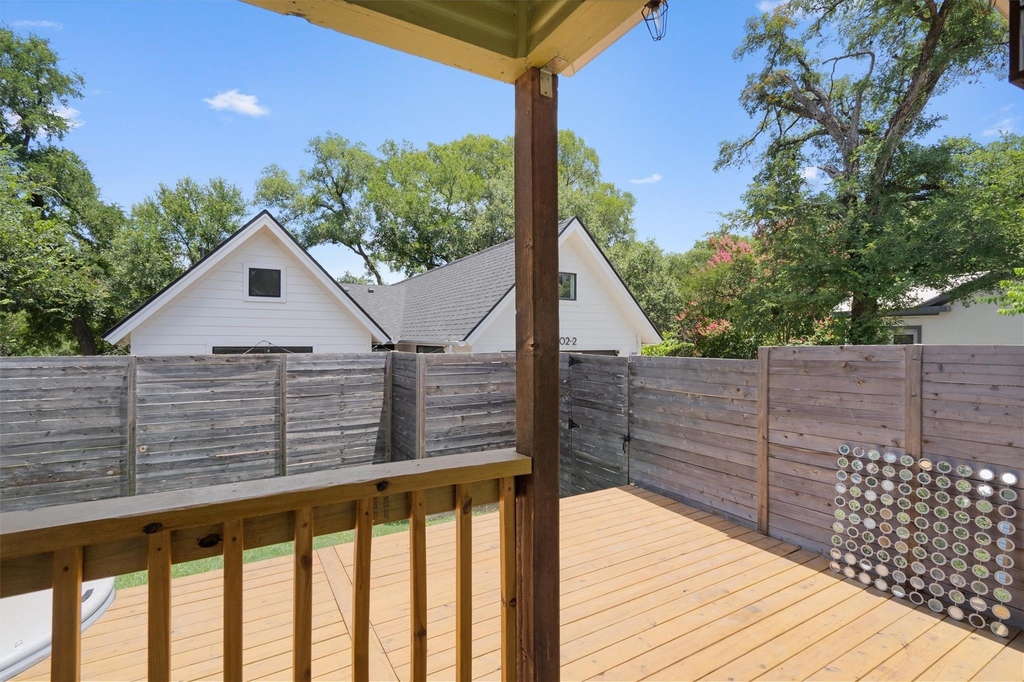 1102 Woodland Ave - Photo 18