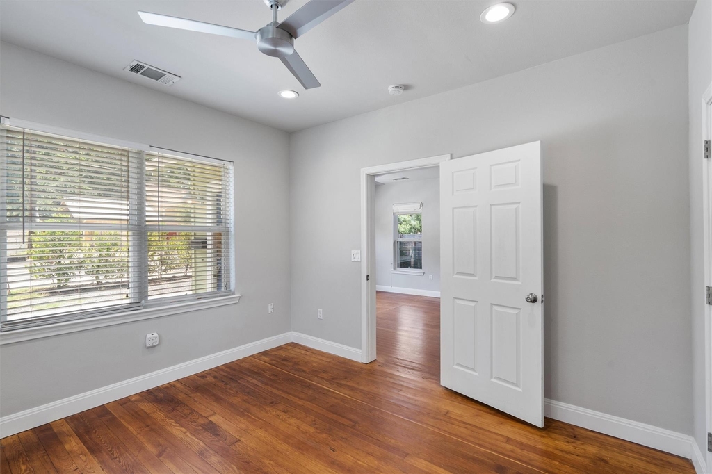 1102 Woodland Ave - Photo 10
