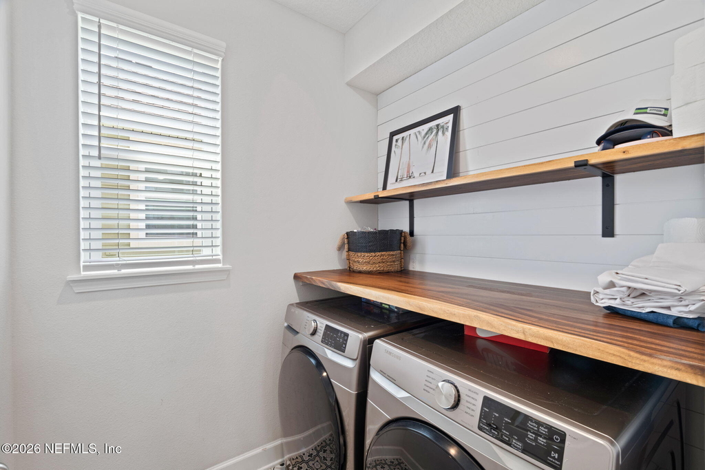 381 Pioneer Village Drive - Photo 32