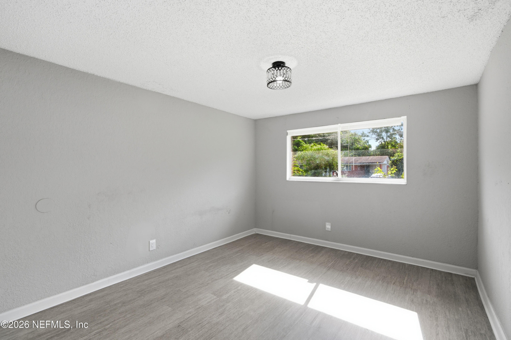 7386 Dostie Drive E - Photo 16