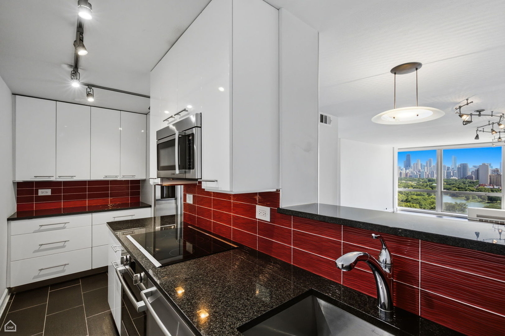 330 W Diversey Parkway - Photo 8