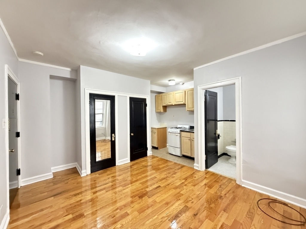 917 W Eastwood Avenue - Photo 6