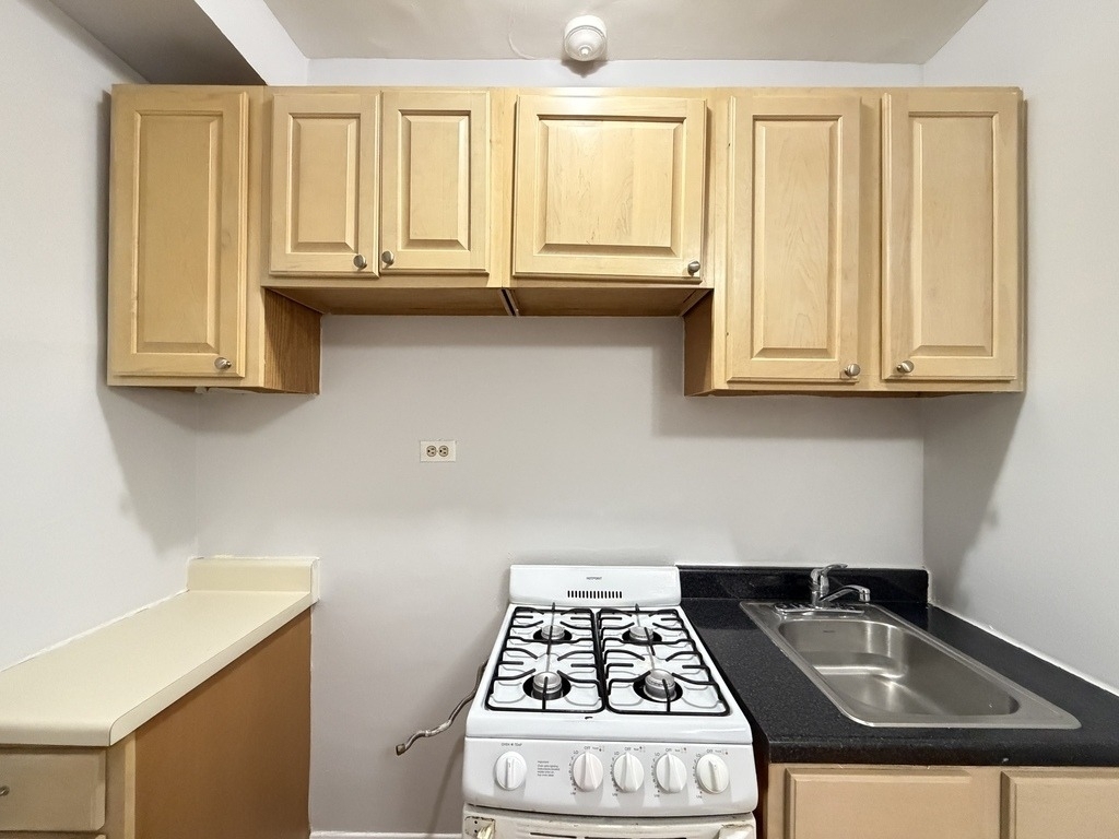 917 W Eastwood Avenue - Photo 3