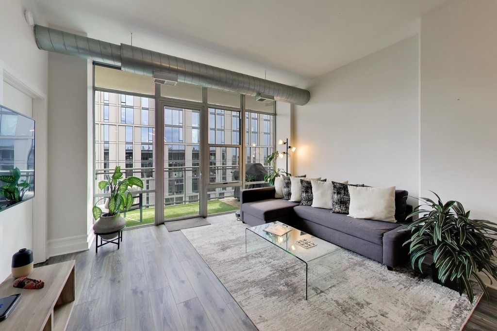 901 W Madison Street - Photo 3