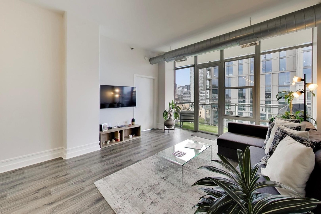 901 W Madison Street - Photo 4