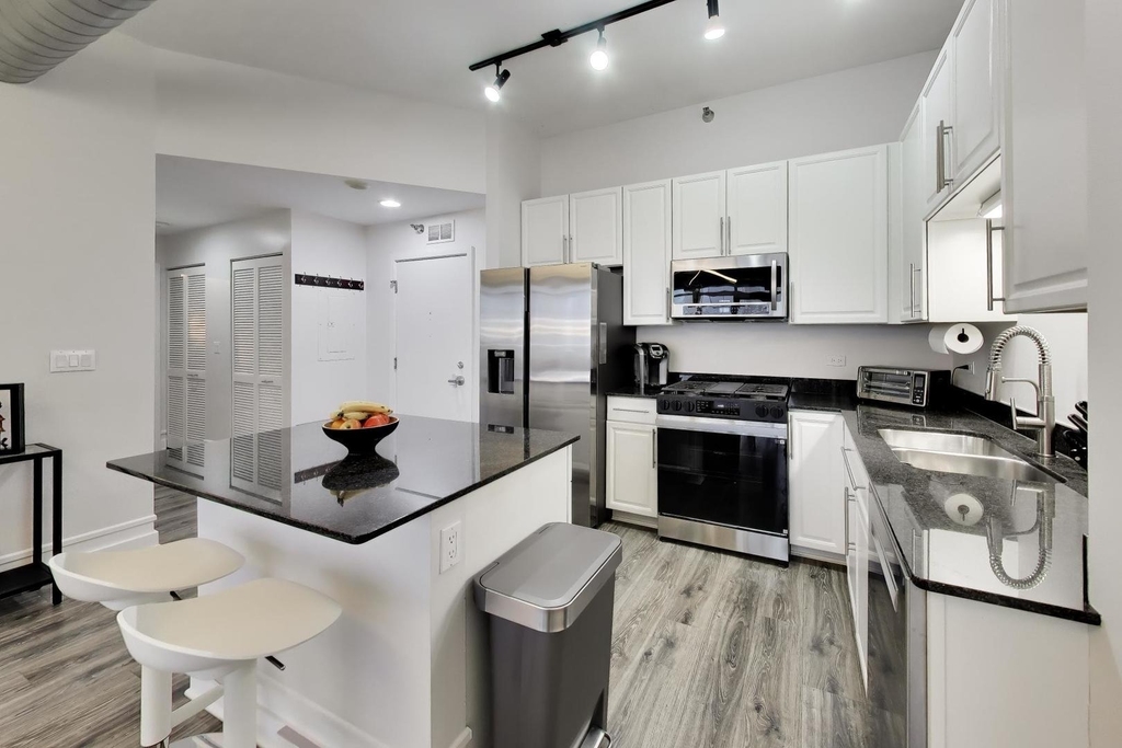901 W Madison Street - Photo 10
