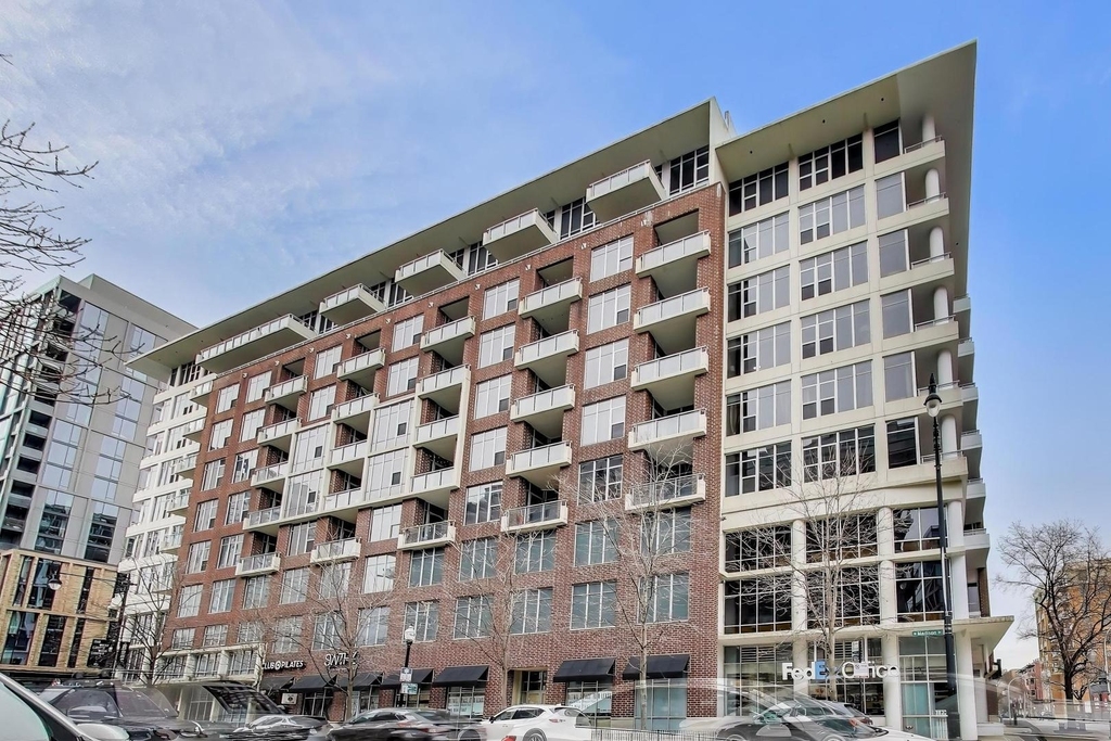 901 W Madison Street - Photo 0