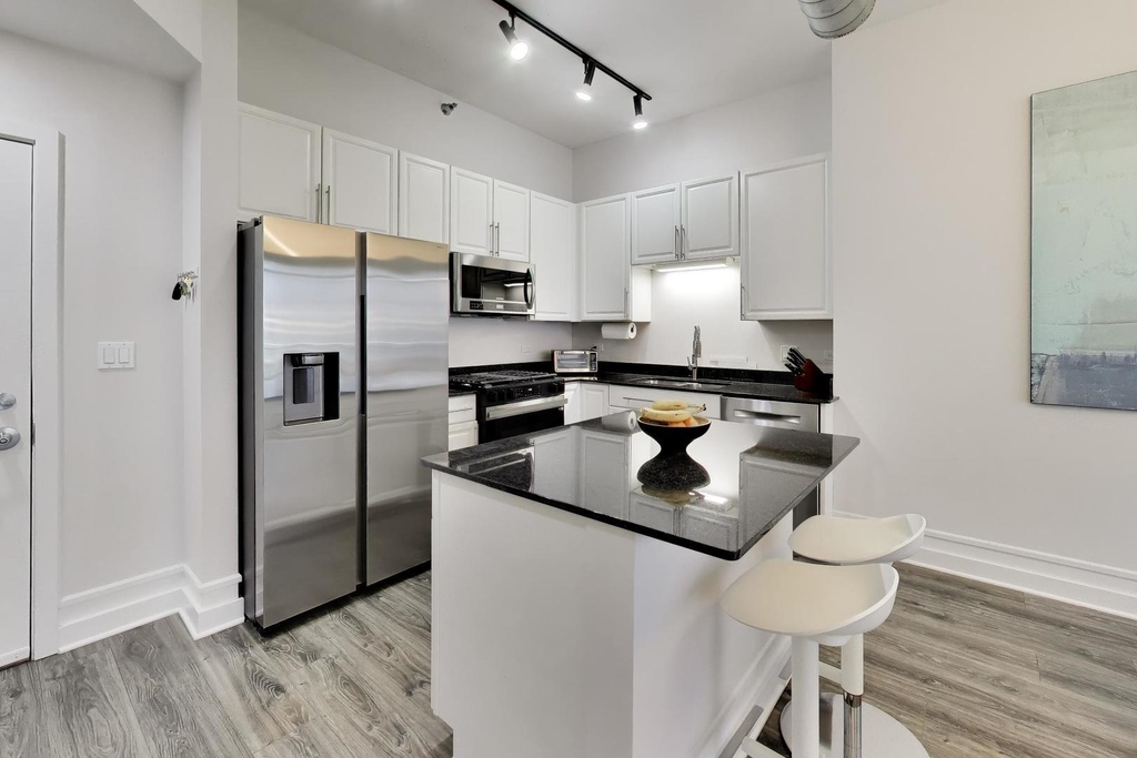 901 W Madison Street - Photo 8