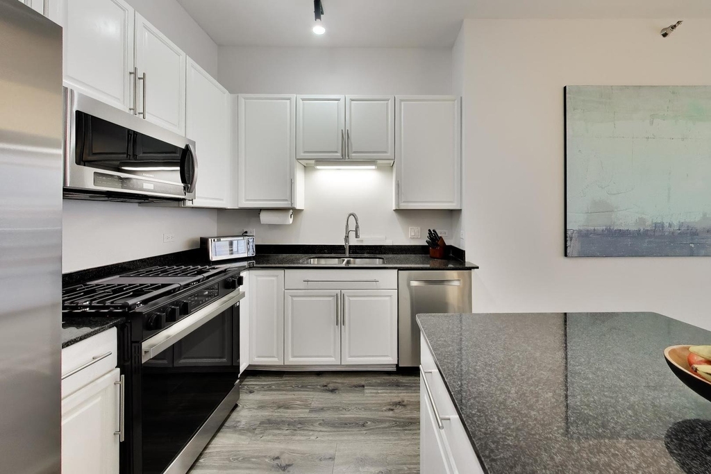 901 W Madison Street - Photo 9