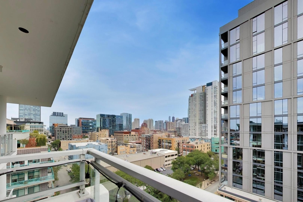 901 W Madison Street - Photo 21