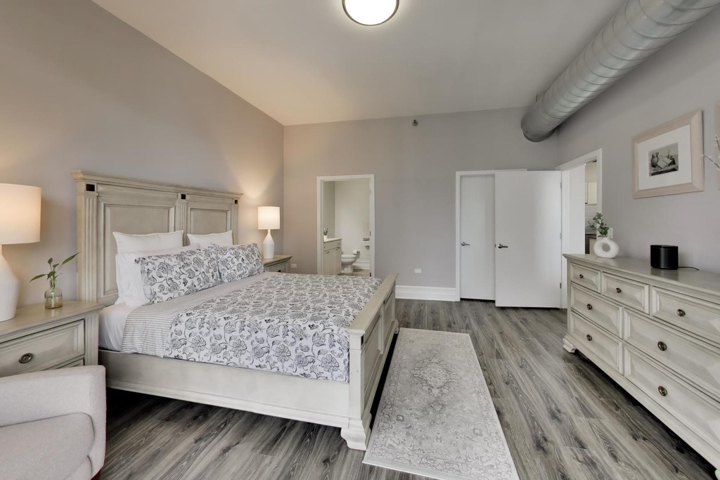 901 W Madison Street - Photo 12