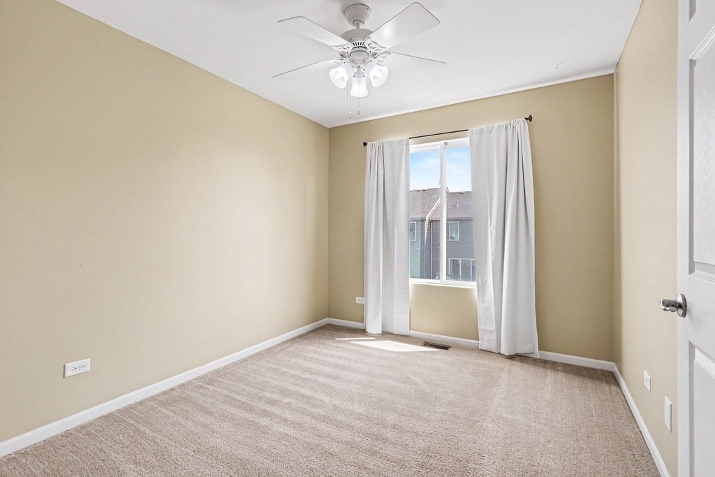 24617 Patriot Square Drive S - Photo 11