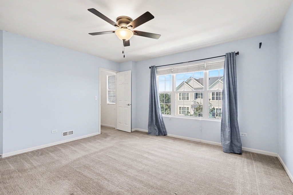 24617 Patriot Square Drive S - Photo 9
