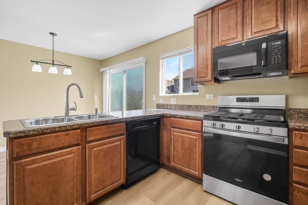 24617 Patriot Square Drive S - Photo 6
