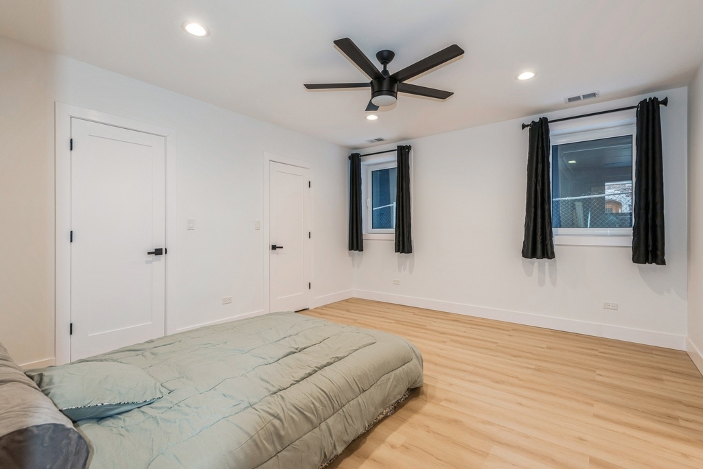 1535 W Estes Avenue - Photo 13
