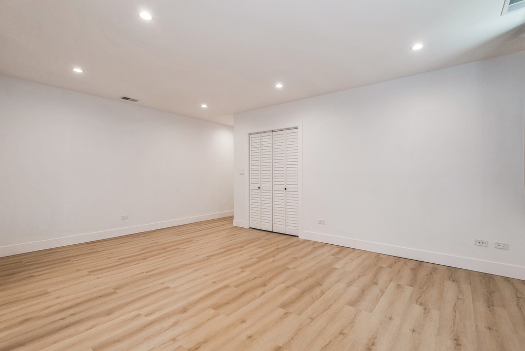 1535 W Estes Avenue - Photo 6