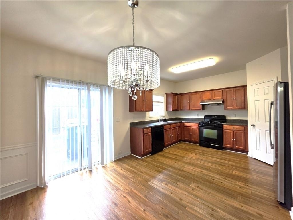 1908 Dilcrest Drive - Photo 7