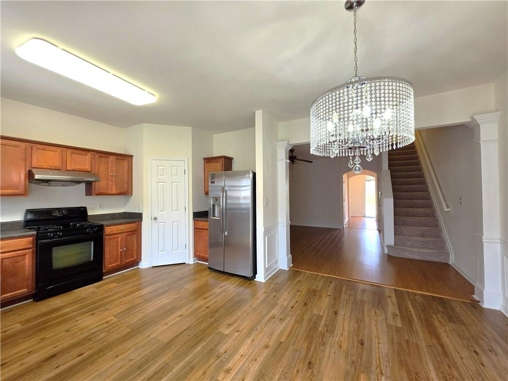 1908 Dilcrest Drive - Photo 6