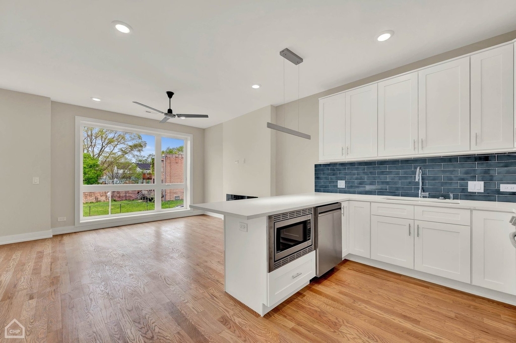 4611 S Saint Lawrence Avenue - Photo 7