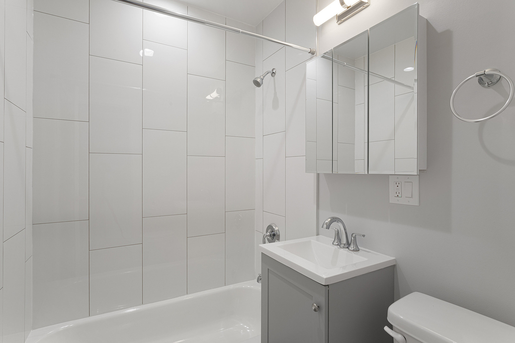 7070 N Sheridan Avenue - Photo 10