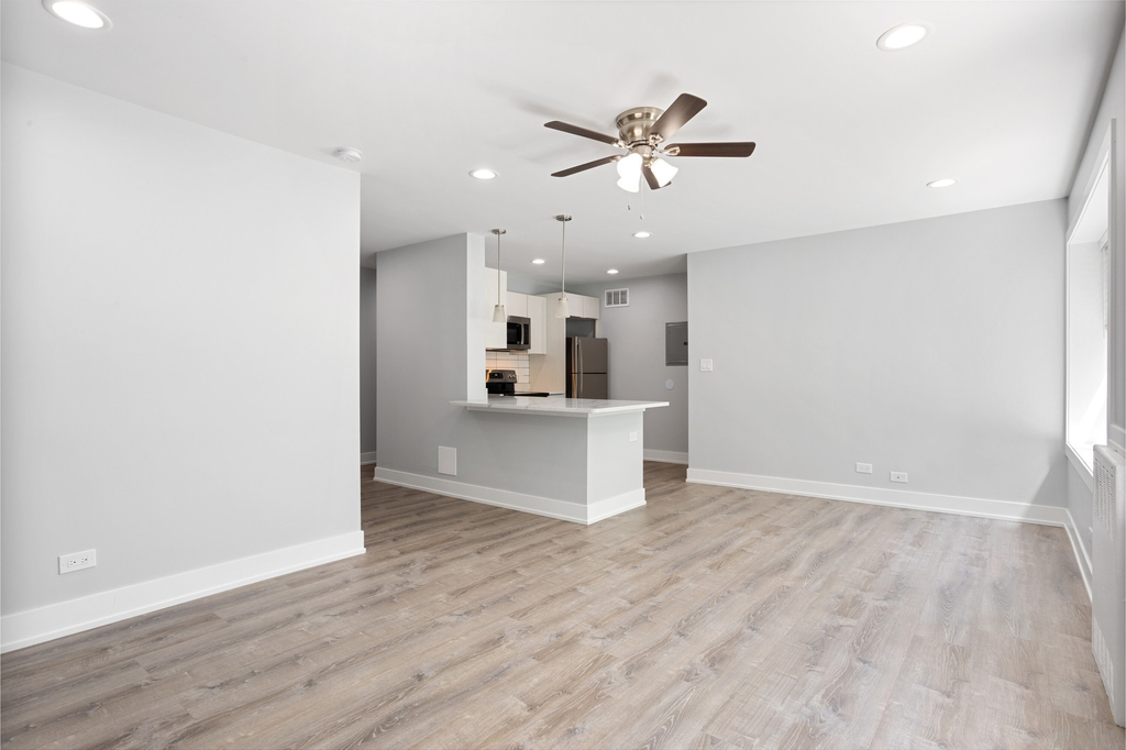7070 N Sheridan Avenue - Photo 3